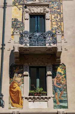 Milan, İtalya, Avrupa: Casa Galimberti, 19. yüzyılın sonları ve 20. yüzyılın başları arasında dekoratif sanat ve mimariyi etkileyen bir Liberty mimarisi veya Art Nouveau örneğidir.