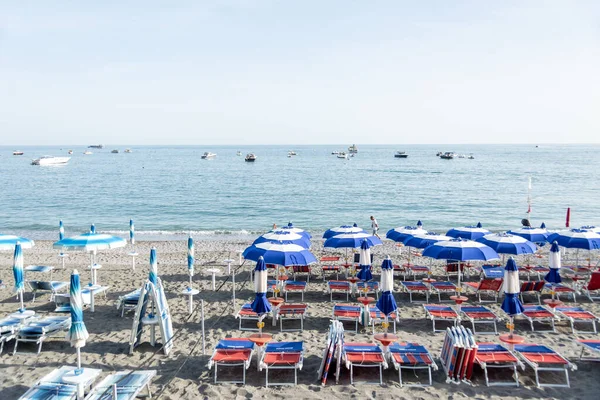 Пляжні Стільці Парасольки Пляжі Майорі Амальфі Кампанія Італія — стокове фото