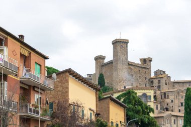 İtalya 'nın Bolsena şehrinde Rocca Monaldeschi della Cervara kalesi