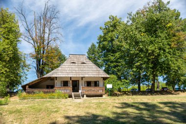 Romanya 'nın Bucovina Village Müzesindeki Marginea Black Poterry Evi
