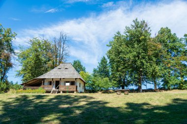 Romanya 'nın Bucovina Village Müzesindeki Marginea Black Poterry Evi