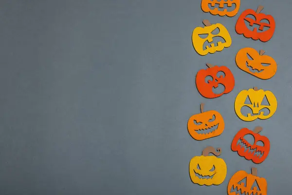 Fondo Divertido Halloween Calabazas Otoño Coloridas Tradicionales Con Diferentes Caras —  Fotos de Stock