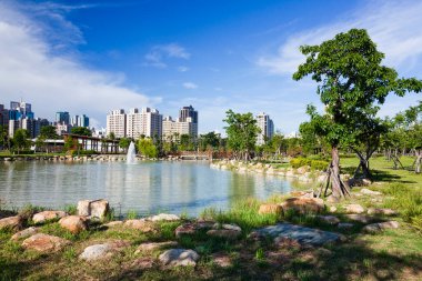 Aozihdi Orman Parkı, Kaohsiung, Tayvan 'daki yapay göl manzarası çok güzel..