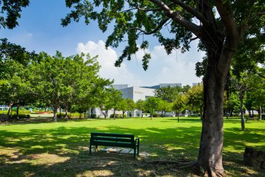 Kaohsiung, Tayvan 'daki Ulusal Bilim ve Teknoloji Müzesi' nin güzel park manzarası.