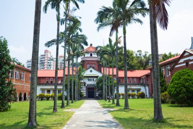Tamkang Lisesi 'nin New Taipei, Tayvan' daki Tamsui 'deki kampüs manzarası. 1914 'te Tayvan' daki Presbiteryen Kilisesi tarafından kuruldu..