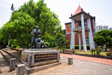 Tamkang Lisesi 'nin New Taipei, Tayvan' daki Tamsui 'deki kampüs manzarası. 1914 'te Tayvan' daki Presbiteryen Kilisesi tarafından kuruldu..