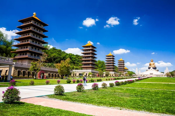 Kaohsiung, Tayvan 'daki Fo Guang Shan Buda Müzesi' nin görkemli manzarası Kaohsiung 'daki en ünlü gösterilerden biridir..