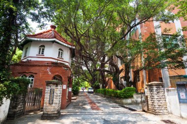 Tamkang Lisesi 'nin New Taipei, Tayvan' daki Tamsui 'deki kampüs manzarası. 1914 'te Tayvan' daki Presbiteryen Kilisesi tarafından kuruldu..