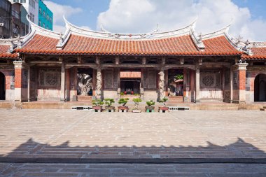 Tayvan, Changhua 'daki Lukang Lung-shan Tapınağı' nın manzarası. Changhua 'da ünlü bir turistik merkezdir..