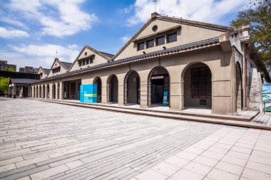 Tayvan, Taipei 'deki Songshan Kültür ve Yaratıcı Parkı manzarası. Tayvan Tütün ve Şarap Bürosu 'nun eski Songshan Tütün Fabrikası..