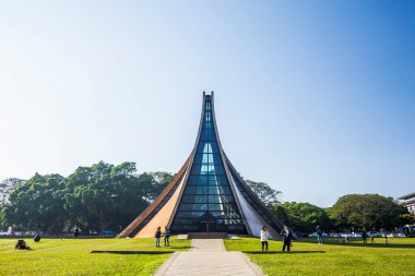 Taichung, Tayvan 'daki Tunghai Üniversitesi' ndeki Luce Anıt Şapeli 'nin manzarası. Mimar I. M. Pei ve Chi-Kuan Chen tarafından tasarlanmıştır..