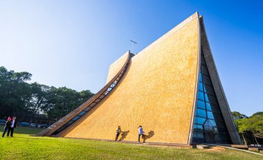 Taichung, Tayvan 'daki Tunghai Üniversitesi' ndeki Luce Anıt Şapeli 'nin manzarası. Mimar I. M. Pei ve Chi-Kuan Chen tarafından tasarlanmıştır..