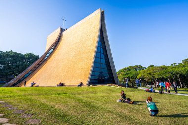 Taichung, Tayvan 'daki Tunghai Üniversitesi' ndeki Luce Anıt Şapeli 'nin manzarası. Mimar I. M. Pei ve Chi-Kuan Chen tarafından tasarlanmıştır..