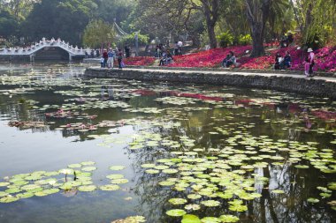 Tainan Parkı 'nın güzel manzarasına Zhong Shan Parkı denirdi. Tatillerde Tainan Parkı 'na turistler geliyor..