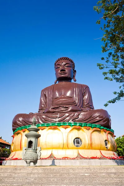 Giant Buddha heykeli Bagua Mountain (Baguashan) Changhua City, Tayvan.