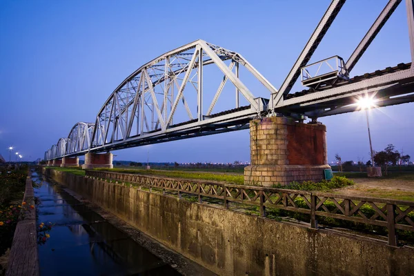 Нічний Вид Старий Залізничний Міст Через Річку Гопінг Гаосюні Тайвань — стокове фото