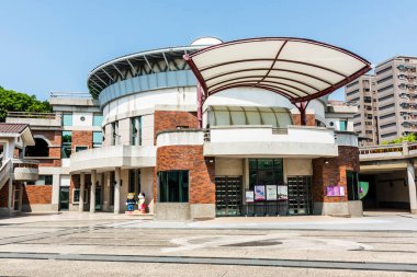 Taichung, Tayvan 'daki Taichung City Liman Sanat Merkezi' nin manzarası. Burada Güney Fuji mimari tarzı ve avlu alanı ile inşa edilmiş..