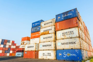 Tayvan 'ın Taichung Limanı yakınlarındaki konteyner alanının görüntüsü.