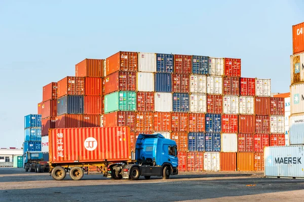 Staplare Container Gård Taichung Taiwan Att Sätta Behållare Lastbilar — Stockfoto