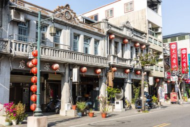 Yunlin, Tayvan - 11 Aralık 2021: Yunlin, Tayvan 'daki Yenping Eski Caddesi' nin (Xiluo Eski Caddesi) manzarası. Taiwan 'ın Japon hakimiyeti sırasında Barok tarzı binalar..
