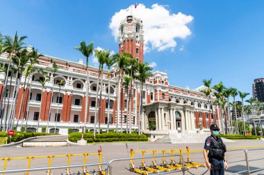 Taipei, Tayvan - 26 Ağustos 2021: Tayvan 'daki Başkanlık Ofisi binasının manzarası. Bu Barok tarzı bina Tayvan Hükümeti 'nin bir sembolüdür..