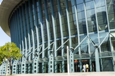 Taipei, Tayvan - 27 Ağustos 2021: Tayvan 'daki Taipei Arena' nın modern yapı manzarası, çok fonksiyonlu kapalı bir spor salonu..