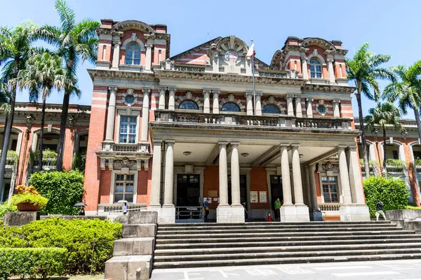 Taipei, Tayvan - 26 Ağustos 2021: Taipei 'deki Ulusal Tayvan Üniversitesi Hastanesi' nin (NTUH) eski kanadı. Japonların Tayvan 'ı sömürgeleştirmesi sırasında inşa edildi..