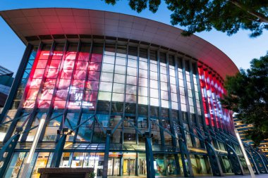 Taipei, Tayvan - 27 Ağustos 2021: Tayvan 'daki Taipei Arena' nın modern yapı manzarası, çok fonksiyonlu kapalı bir spor salonu..