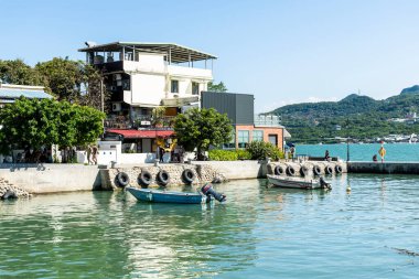 New Taipei City, Tayvan... 28 Ağustos 2021: New Taipei City, Tayvan 'daki First Tamsui Balıkçılık Limanı. Kuzey kıyısındaki Guanyinshan Ulusal Sahne Bölgesi 'nin ilgi odağı..