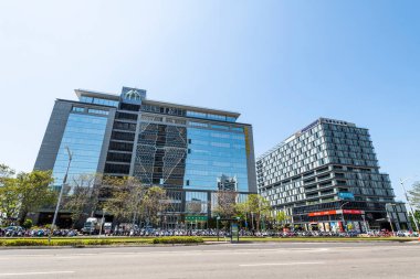 Kaohsiung, Tayvan... 11 Mart 2022: Tayvan 'daki Kaohsiung Yazılım Teknolojisi Parkının manzarası. Kaohsiung çok işlevli ekonomi ve ticaret parkında yer almaktadır..