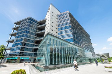 New Taipei City, Tayvan - 11 Temmuz 2022: New Taipei City, Tayvan 'daki Taipei Uzak Doğu Telekom Parkı' nın (Tpark) manzarası.