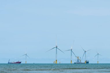 Tayvan 'ın batı kıyısındaki Açıklar rüzgar enerjisi sistemlerinin görüntüsü..