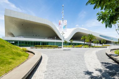 Kaohsiung, Tayvan - 19 Temmuz 2022: National Kaohsiung Center for the Arts (Weiwuying), Tayvan. Site aslında askeri bir bileşikti ve bir sanat merkezi olarak yeniden inşa edildi..