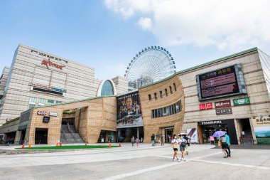 Taipei, Tayvan - 25 Temmuz 2022: Taipei, Tayvan 'daki Miramar Eğlence Parkının manzarası.