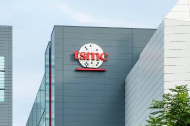 Hsinchu City, Tayvan - 12 Ağustos 2022: Tayvan Yarı iletken üretim şirketi (TSMC) Hsinchu Bilim Parkı, Tayvan, TSMC dünyanın en büyük bağımsız yarı iletken dökümhanesidir..