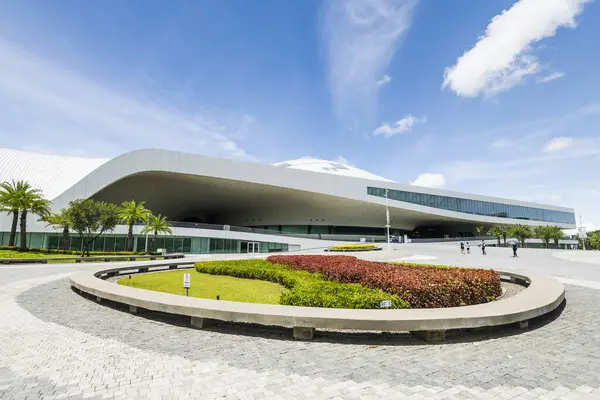 Kaohsiung, Tayvan - 19 Temmuz 2022: National Kaohsiung Center for the Arts (Weiwuying), Tayvan. Site aslında askeri bir bileşikti ve bir sanat merkezi olarak yeniden inşa edildi..