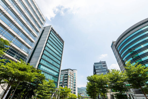 Тайбэй, Тайвань - 25 июля 2022 года: вид на здание Технопарка Фаху в Тайбэе, Тайвань. Это первый столичный технопарк на Тайване..