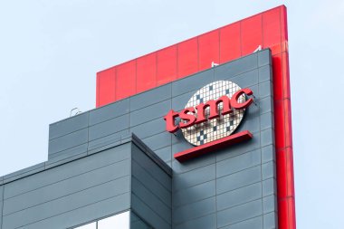 Hsinchu City, Tayvan - 19 Ağustos 2022: Tayvan Yarı iletken Üretim Şirketi (TSMC) Tayvan 'ın başkenti Hsinchu Bilim Parkı' ndaki tesis dünyanın en büyük bağımsız yarı iletken dökümhanesidir..