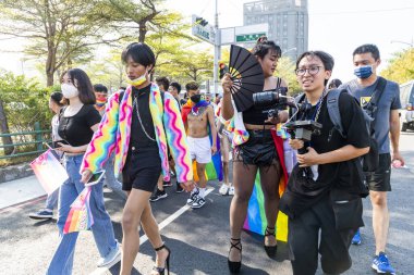 Kaohsiung, Tayvan - 19 Kasım 2022: Birçok kişi Tayvan 'daki 2022 Kaohsiung Onur Yürüyüşüne katıldı.