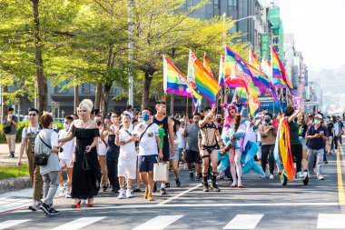 Kaohsiung, Tayvan - 19 Kasım 2022: Birçok kişi Tayvan 'daki 2022 Kaohsiung Onur Yürüyüşüne katıldı.