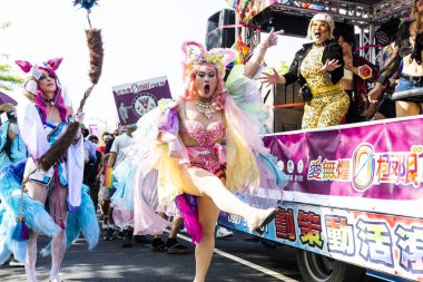 Kaohsiung, Tayvan - 19 Kasım 2022: Birçok kişi Tayvan 'daki 2022 Kaohsiung Onur Yürüyüşüne katıldı.