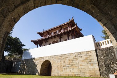 Tainan, Tayvan 'daki Büyük Güney Kapısı' nın eski şehir duvarı manzarası. Tayvan 'ın en iyi korunmuş şehir kapılarından biri..
