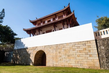 Tainan, Tayvan 'daki Büyük Güney Kapısı' nın eski şehir duvarı manzarası. Tayvan 'ın en iyi korunmuş şehir kapılarından biri..