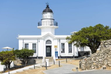 Kaohsiung, Tayvan 'da mavi gökyüzü geçmişi olan Cihou Deniz fenerine yakın çekim.