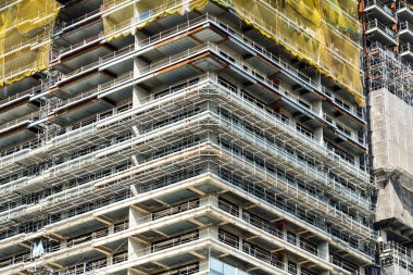 İnşaat için çelik yapılara yakın çekim.