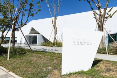 Kaohsiung, Tayvan - 4 Mayıs 2023: Kaohsiung, Tayvan 'daki Neiwei Sanat Merkezi' nin mimari manzarası. Kaohsiung 'un Neiweipi Kültür Parkı' nda yer almaktadır..