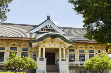 Tayvan 'daki Tainan Wude Salonu' nun (Eski Tainan Dövüş Sanatları Salonu) manzarası. Şimdi Zhongyi ilkokulunun Tainan 'daki toplantı salonu olarak kullanılıyor..