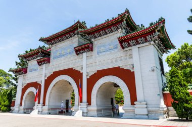 Tayvan, Tayvan - 7 Temmuz 2023 Tayvan 'daki Ulusal Devrimci Şehitler Tapınağı' nın mimari manzarası.