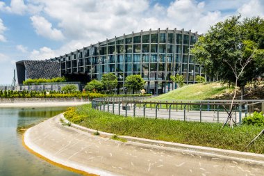 Chiayi, Tayvan - 14 Temmuz 2023: Chiayi, Tayvan 'daki Ulusal Saray Müzesi' nin Güney Şubesinin modern yapı manzarası.