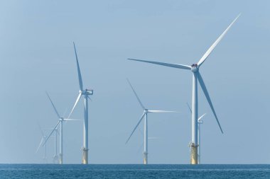 Miaoli, Tayvan 14 Eylül 2023 'te Tayvan' ın batı kıyısındaki Offshore rüzgar güç sistemlerinin görüntüsü..